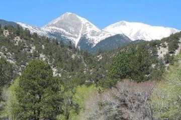 a snow covered mountain
